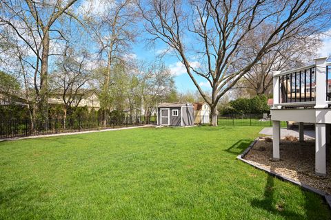 Tiny photo for 610 W Noyes Street, Arlington Heights, IL 60005 (MLS # 12589407)