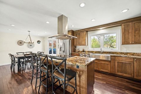 Tiny photo for 610 W Noyes Street, Arlington Heights, IL 60005 (MLS # 12589407)