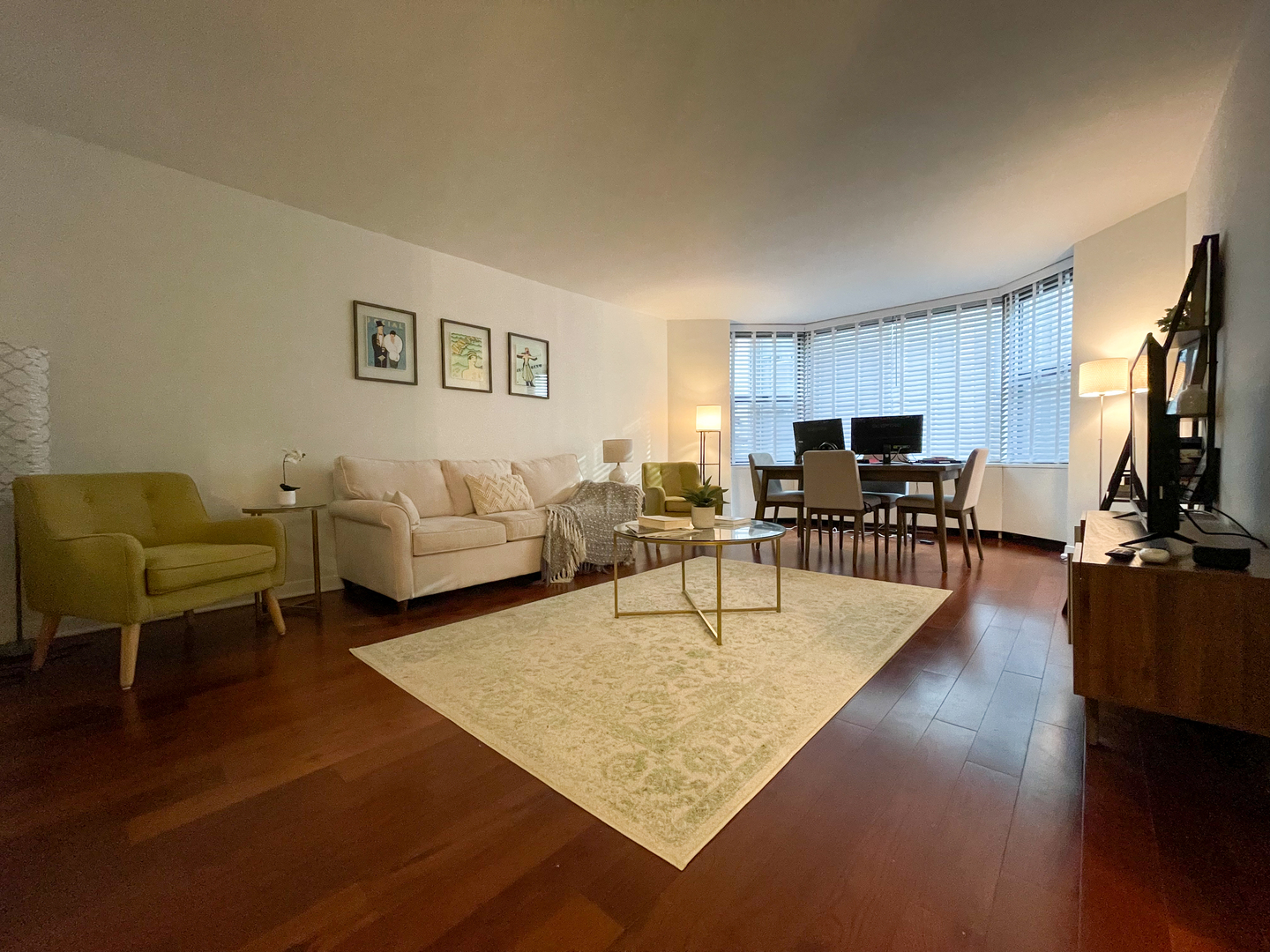 535 N MICHIGAN Avenue 303
