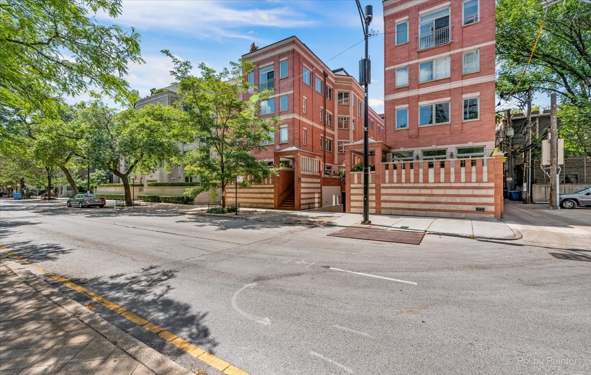 1430 N La Salle Drive F1