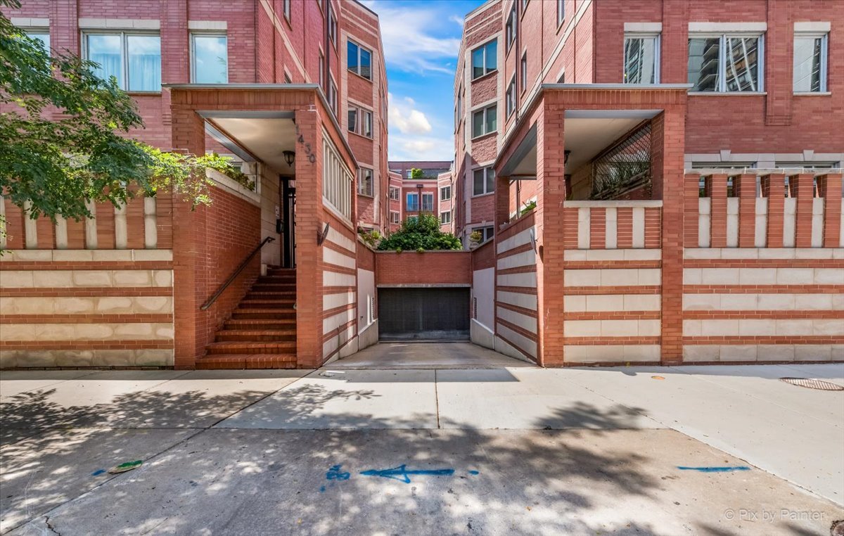 1430 N La Salle Drive F1