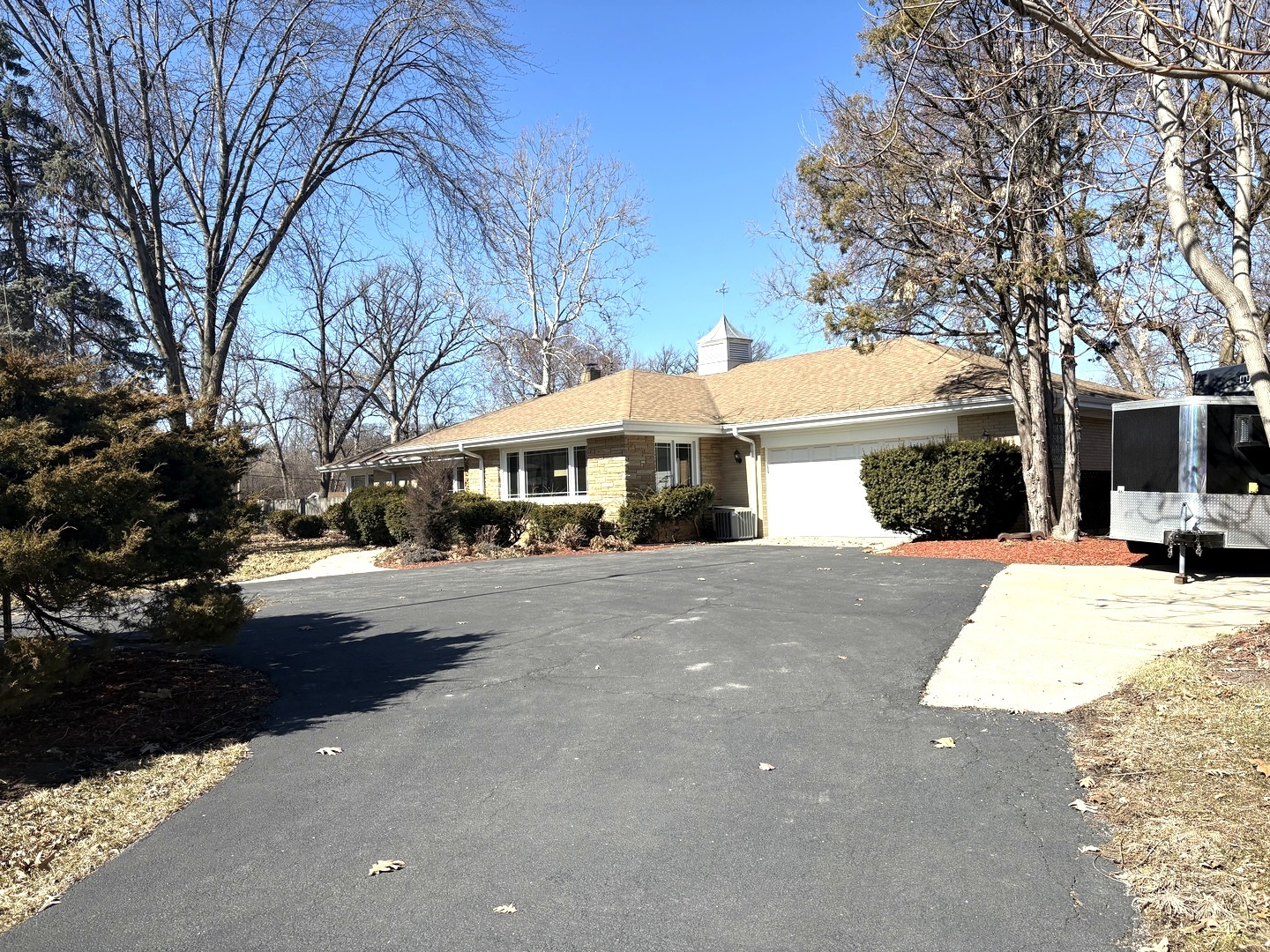 17w120 Woodland Avenue