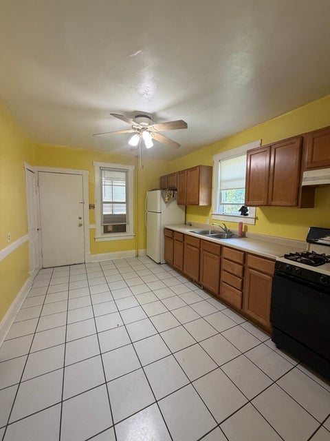 Tiny photo for 13932 S Chippewa Avenue, Burnham, IL 60633 (MLS # 12704868)