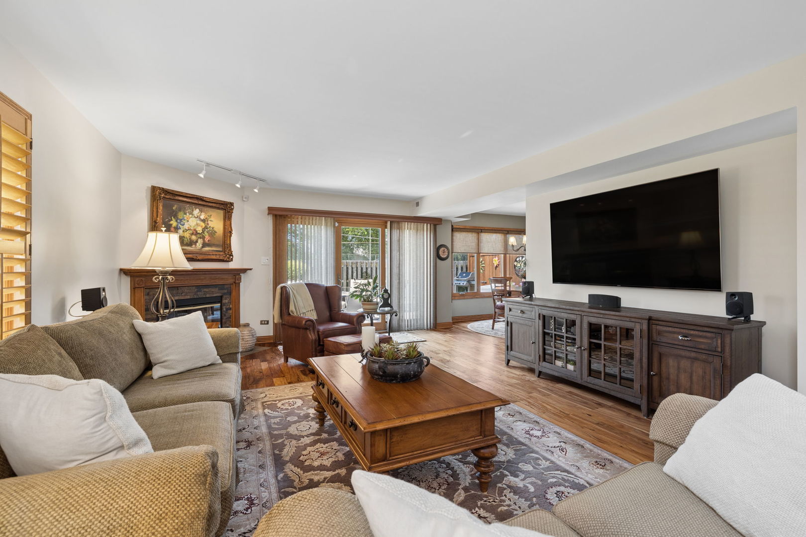 328 Cromwell Court