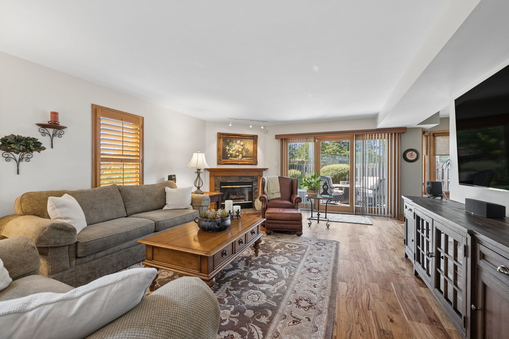 328 Cromwell Court