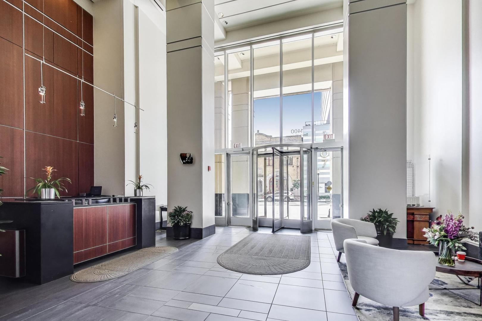 1400 S Michigan Avenue 1006