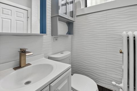 Tiny photo for 7033 N Sheridan Road #G, Chicago, IL 60626 (MLS # 12664809)
