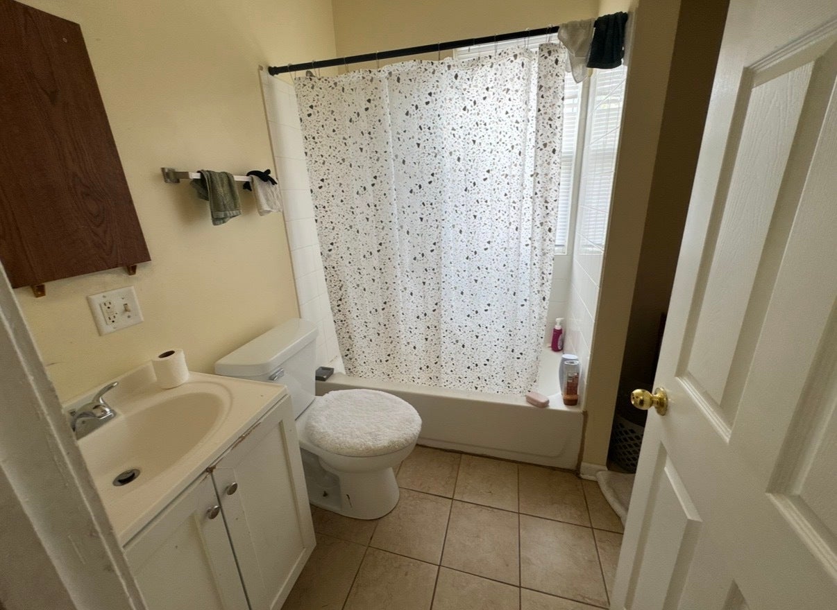 1018 W 104TH Place