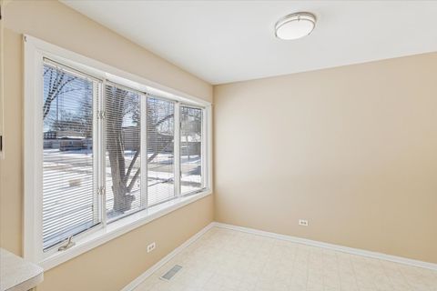 Tiny photo for Palatine, IL 60074 (MLS # 12546945)