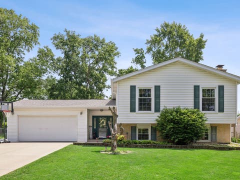 Photo of 7329 Richmond Avenue, Darien, IL 60561 (MLS # 12659421)