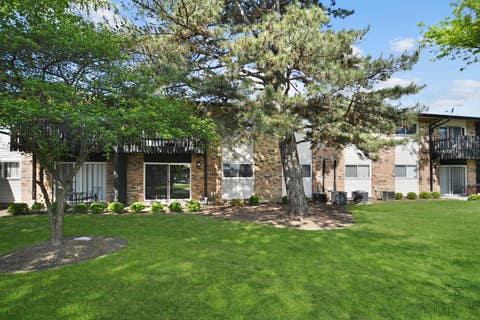 Tiny photo for 3A KINGERY QUARTER #103, Willowbrook, IL 60527 (MLS # 12646700)