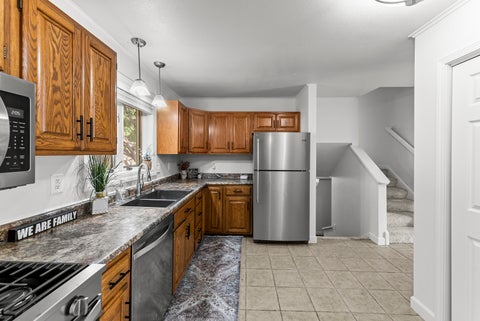 Tiny photo for 1714 Winding Hill Road, Davenport, IA 52807 (MLS # 12744421)