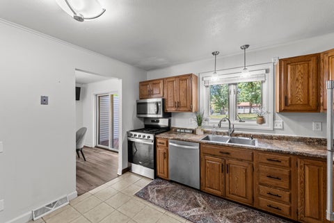 Tiny photo for 1714 Winding Hill Road, Davenport, IA 52807 (MLS # 12744421)
