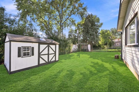 Tiny photo for 1805 W Willow Lane, Mount Prospect, IL 60056 (MLS # 12778099)
