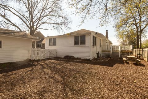 Tiny photo for 219 W Oak Avenue, Wheaton, IL 60187 (MLS # 12704371)