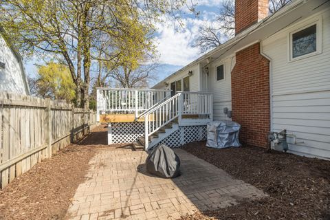 Tiny photo for 219 W Oak Avenue, Wheaton, IL 60187 (MLS # 12704371)