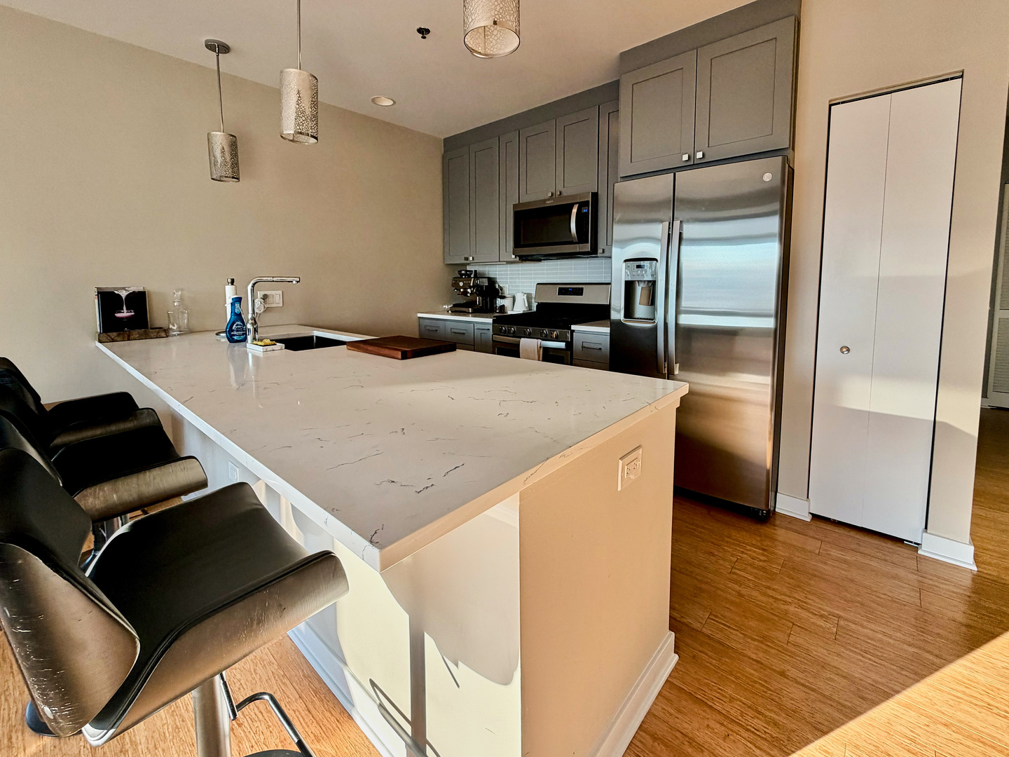 303 W OHIO Street 3003