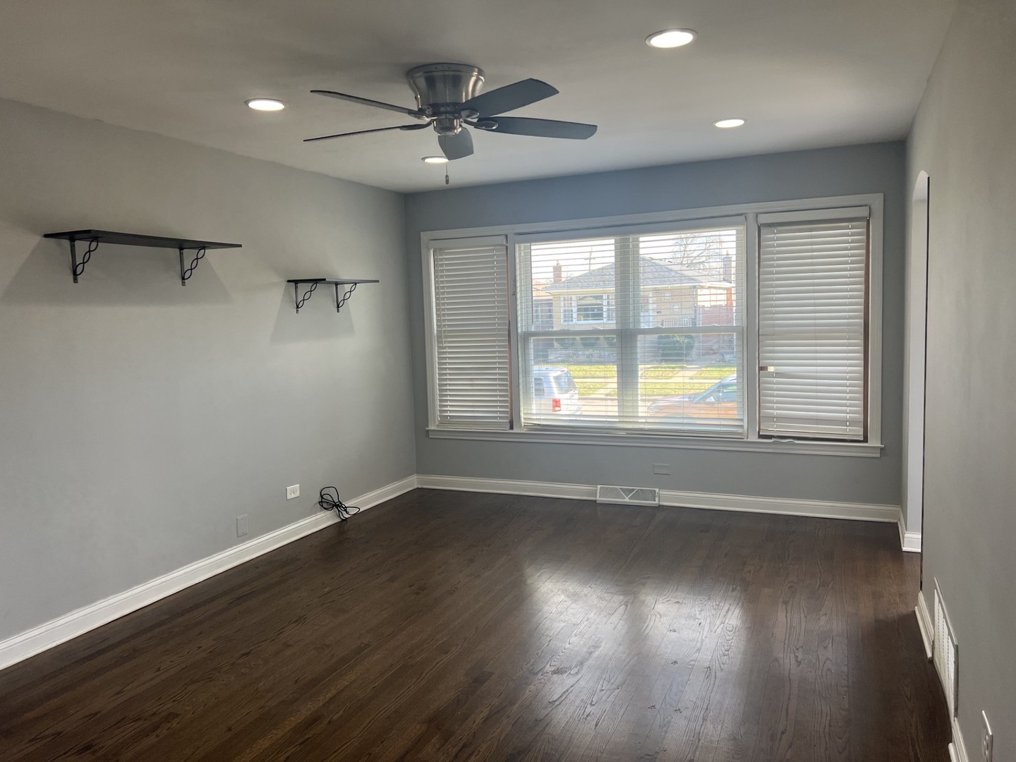 4744 S Lawler Avenue