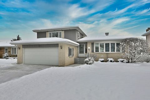 Photo of 231 N Flora Parkway, Addison, IL 60101 (MLS # 12525022)