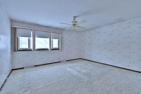 Tiny photo for 231 N Flora Parkway, Addison, IL 60101 (MLS # 12525022)