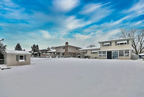 Tiny photo for 231 N Flora Parkway, Addison, IL 60101 (MLS # 12525022)