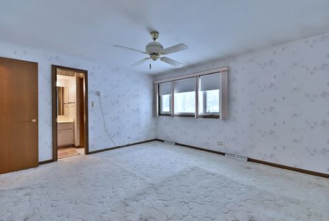 Tiny photo for 231 N Flora Parkway, Addison, IL 60101 (MLS # 12525022)