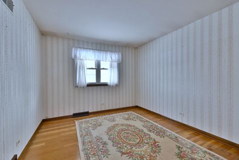 Tiny photo for 231 N Flora Parkway, Addison, IL 60101 (MLS # 12525022)