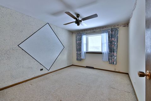 Tiny photo for 231 N Flora Parkway, Addison, IL 60101 (MLS # 12525022)