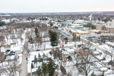 Tiny photo for 218 Coolidge Place, Libertyville, IL 60048 (MLS # 12567532)