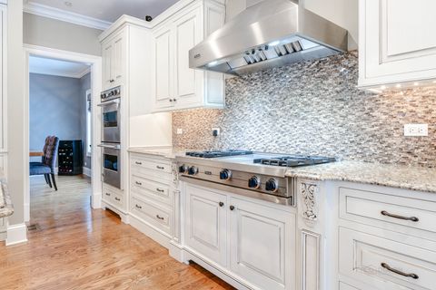 Tiny photo for 218 Coolidge Place, Libertyville, IL 60048 (MLS # 12567532)