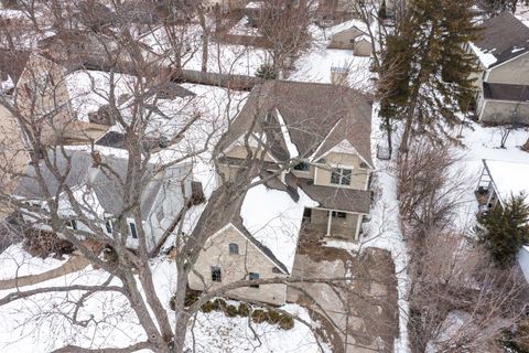 Tiny photo for 218 Coolidge Place, Libertyville, IL 60048 (MLS # 12567532)