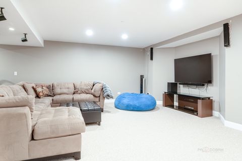 Tiny photo for 218 Coolidge Place, Libertyville, IL 60048 (MLS # 12567532)