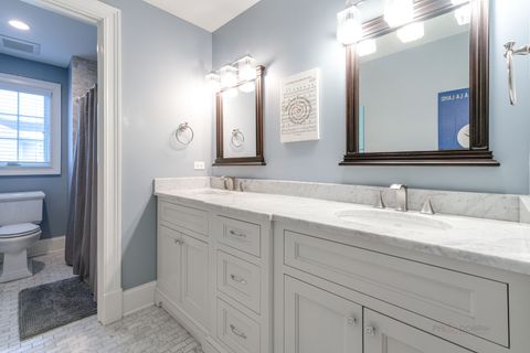 Tiny photo for 218 Coolidge Place, Libertyville, IL 60048 (MLS # 12567532)