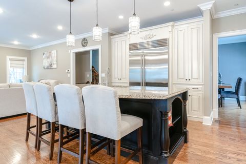 Tiny photo for 218 Coolidge Place, Libertyville, IL 60048 (MLS # 12567532)