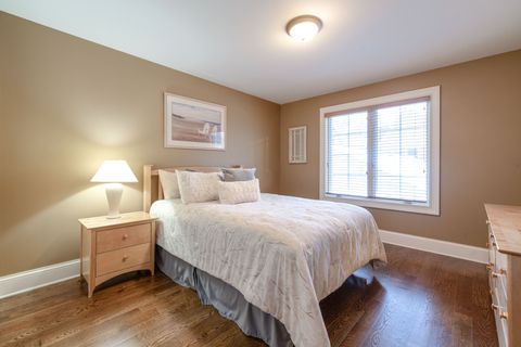 Tiny photo for 218 Coolidge Place, Libertyville, IL 60048 (MLS # 12567532)