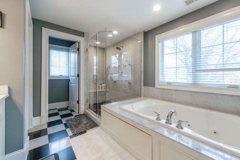 Tiny photo for 218 Coolidge Place, Libertyville, IL 60048 (MLS # 12567532)