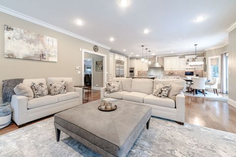 Tiny photo for 218 Coolidge Place, Libertyville, IL 60048 (MLS # 12567532)