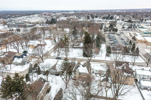 Tiny photo for 218 Coolidge Place, Libertyville, IL 60048 (MLS # 12567532)