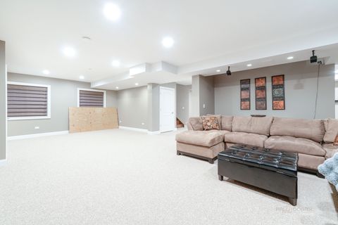 Tiny photo for 218 Coolidge Place, Libertyville, IL 60048 (MLS # 12567532)