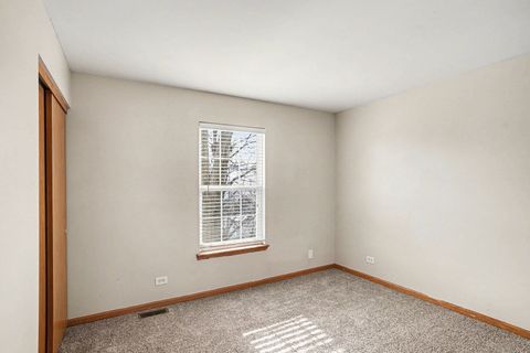 Tiny photo for 541 Wingpointe Drive, Aurora, IL 60506 (MLS # 12558166)