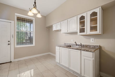 Tiny photo for 5618 S Prairie Avenue #2, Chicago, IL 60637 (MLS # 12766880)