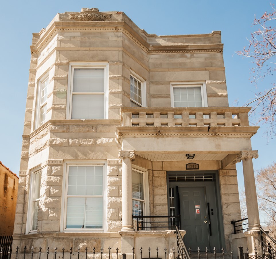 1306 S Central Park Avenue