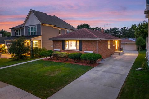 Tiny photo for 536 Prairie Avenue, Downers Grove, IL 60515 (MLS # 12478514)