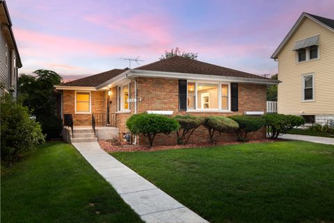 Photo of 536 Prairie Avenue, Downers Grove, IL 60515 (MLS # 12478514)