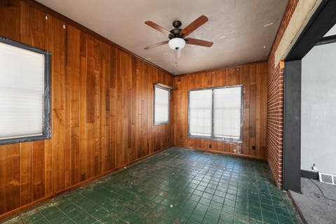 Tiny photo for 1012 5th Avenue S, Clinton, IA 52732 (MLS # 12699376)