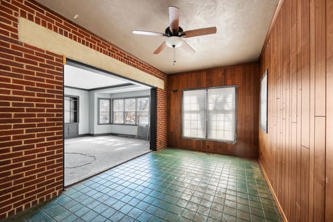 Tiny photo for 1012 5th Avenue S, Clinton, IA 52732 (MLS # 12699376)