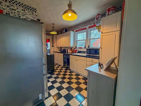 Tiny photo for 433 E Main Street, Salem, IL 62881 (MLS # 12580021)