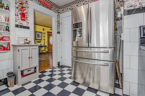 Tiny photo for 433 E Main Street, Salem, IL 62881 (MLS # 12580021)