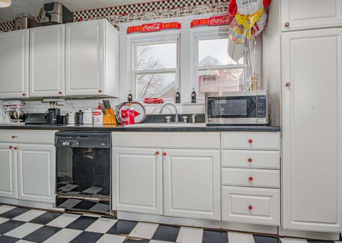 Tiny photo for 433 E Main Street, Salem, IL 62881 (MLS # 12580021)