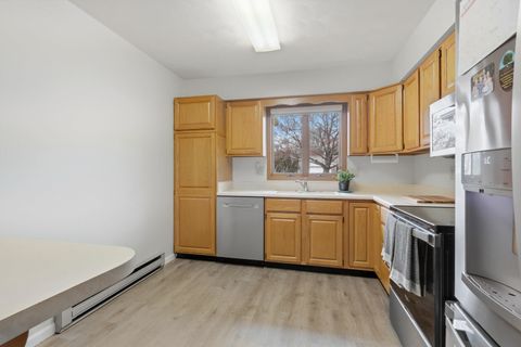 Tiny photo for 944 S Iowa Street #2, Geneseo, IL 61254 (MLS # 12615534)